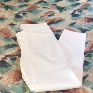 Old Navy White pants pixie in good condition